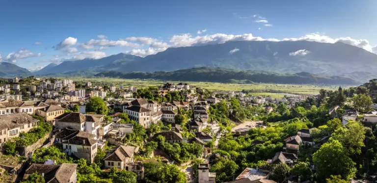 Albanien