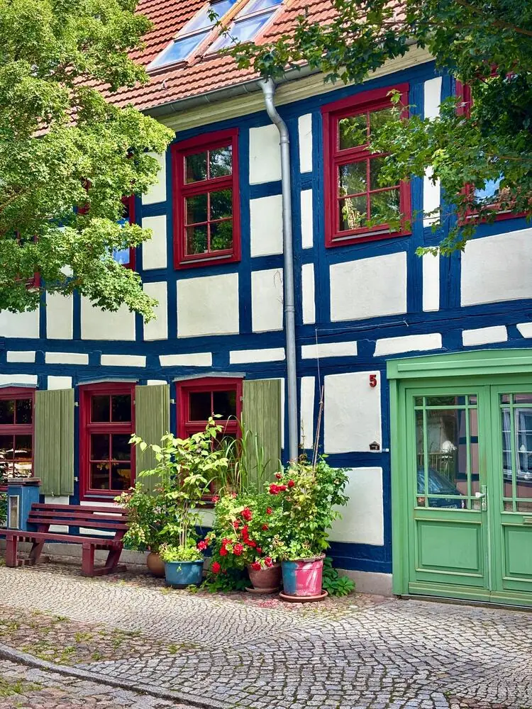 Hausfassade - Kim Landgraf -