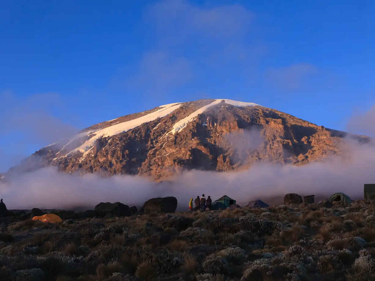 hauser-tansania-kilimanjaro-trekking-barafu-camp-gipfel